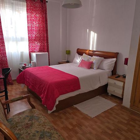 Acogedoras Habitaciones En Madrid Luaran gambar
