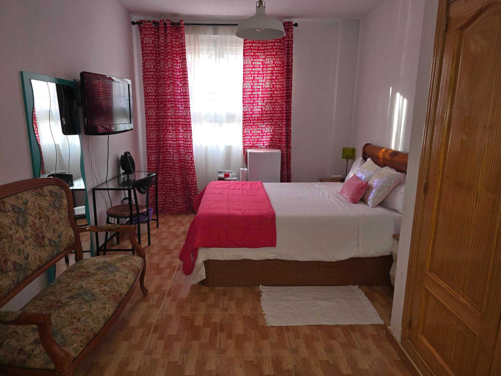 Acogedoras Habitaciones En Madrid Bilik gambar