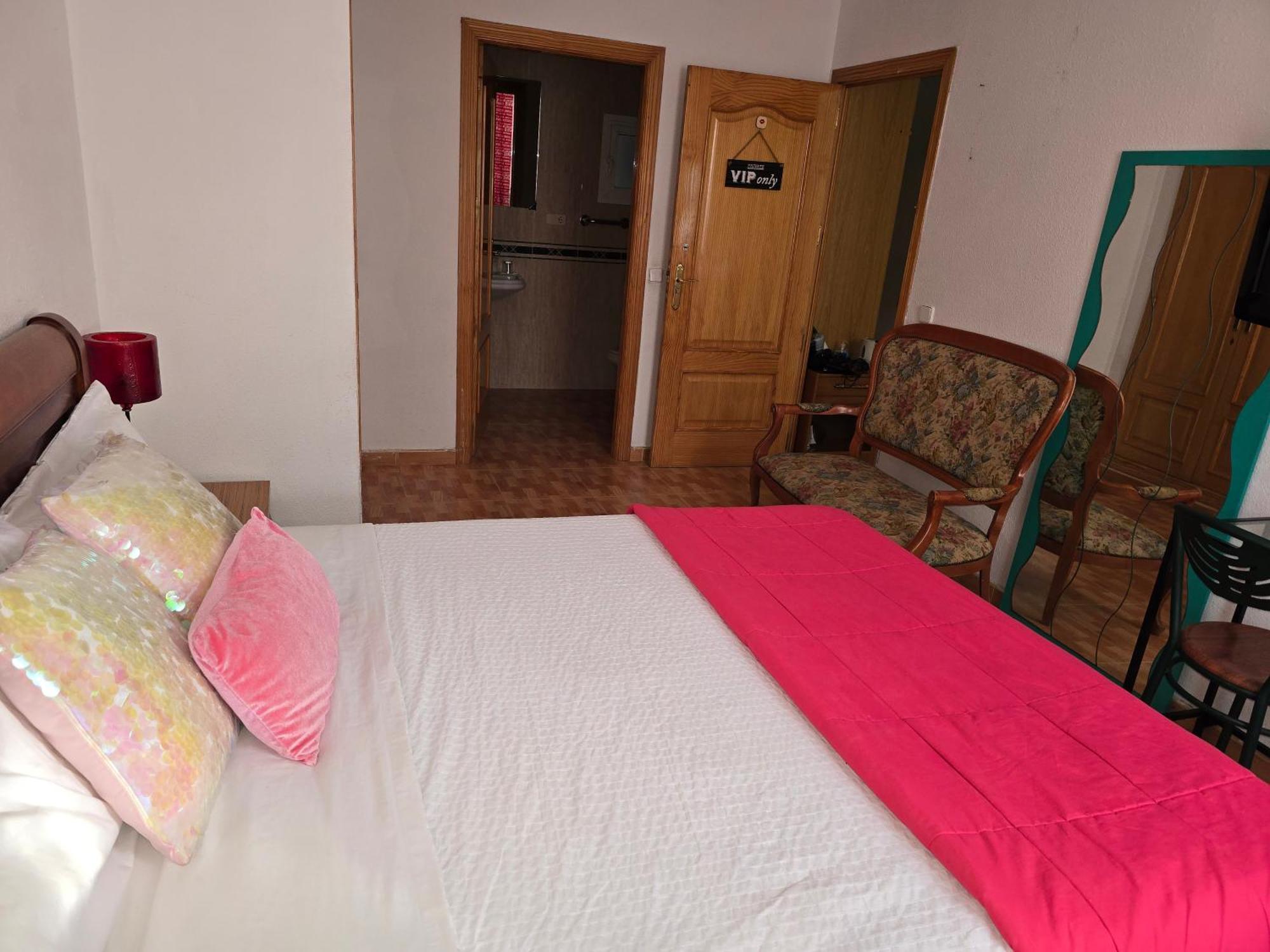 Acogedoras Habitaciones En Madrid Bilik gambar